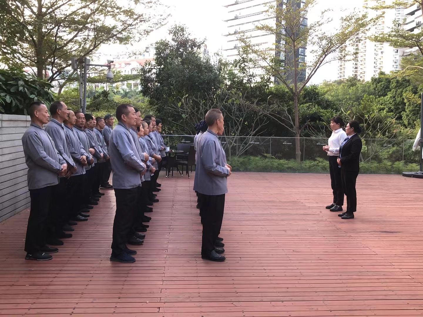 員工列隊、禮儀培訓展示2